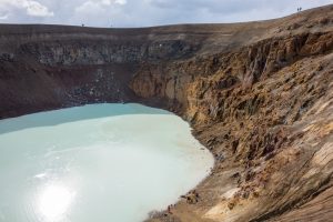 People up top and at the bottom show the scale of the crater